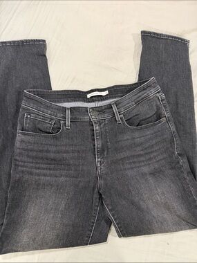 Levi's Women's Straight Jeans in Charcoal Gray